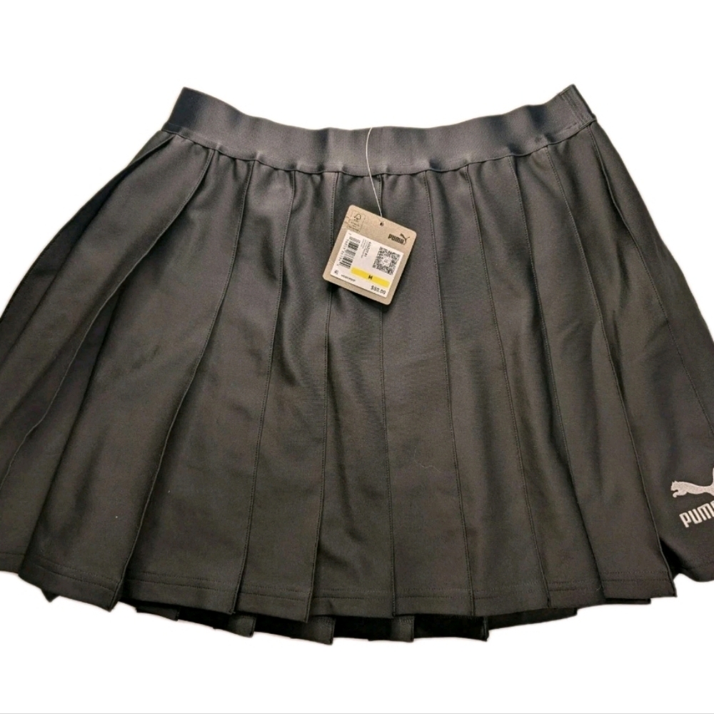 NWT Puma Classics Pleated Logo Skirt Women’s Med Black Athleisure Tennis Style